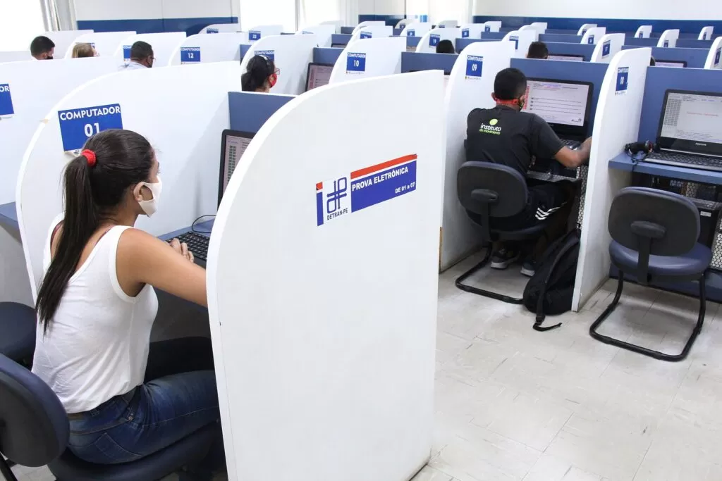 5 dicas para quem vai fazer a prova teórica da CNH