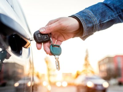 Fim das Autoescolas? Processo para tirar ou renovar CNH pode diminuir em até 80%