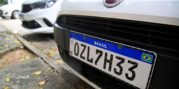 Como saber se a placa do seu carro está clonada?