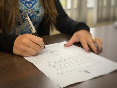 Modelo-de-contrato-de-compra-e-venda-de-veiculo-financiado